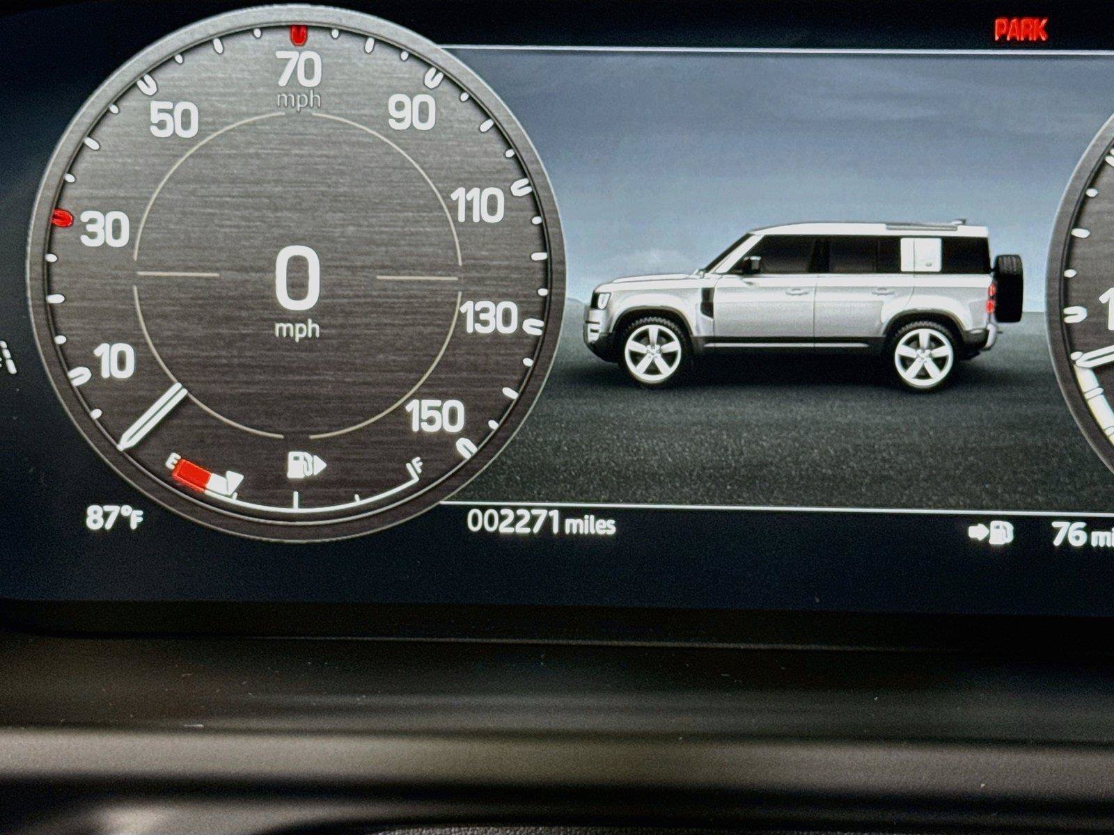 Used 2025 Land Rover Defender 110 V8 AWD/4WD image 16