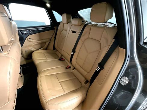 Used 2018 Porsche Macan S image 20