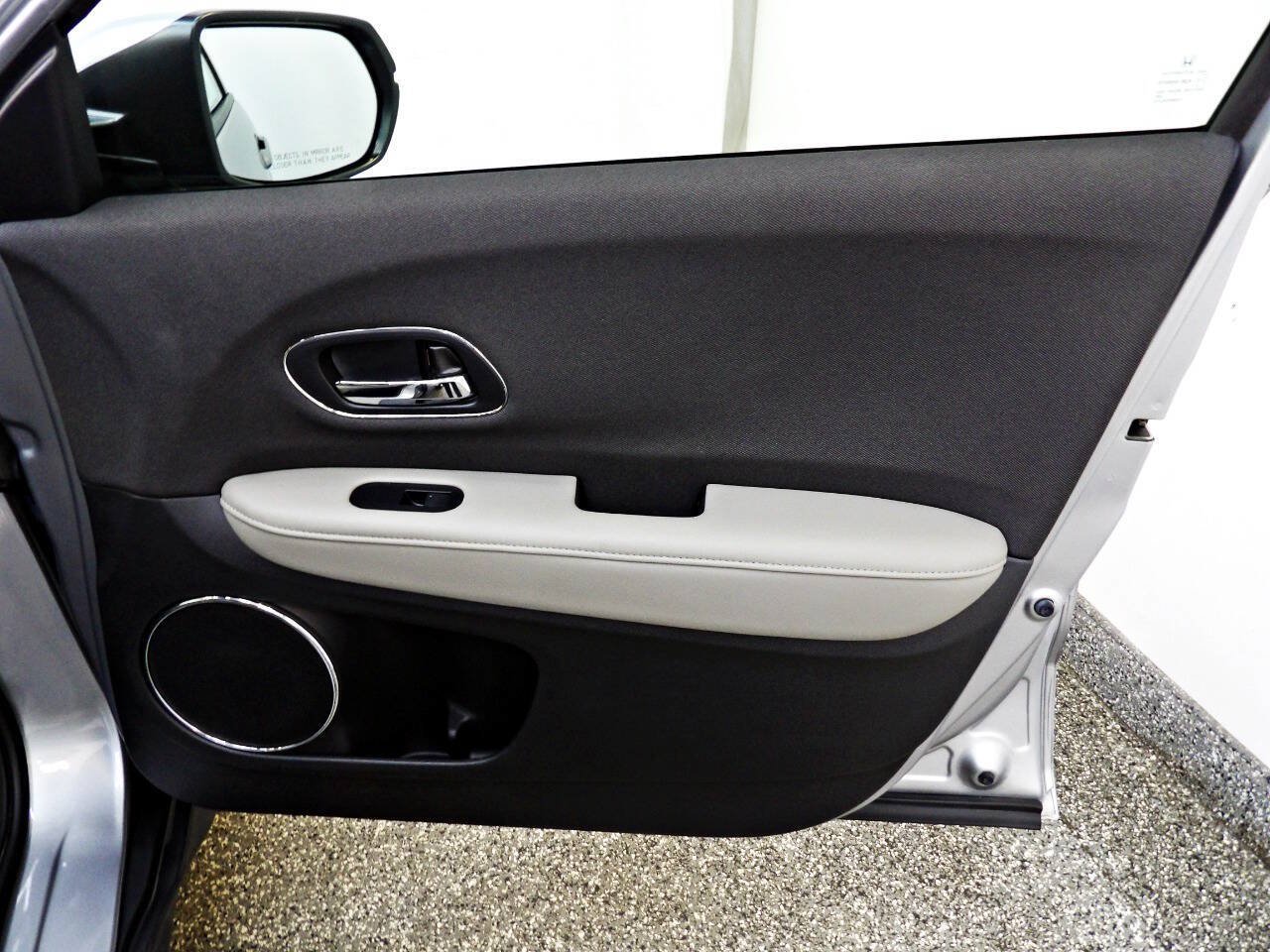 Used 2020 Honda HR-V EX image 11