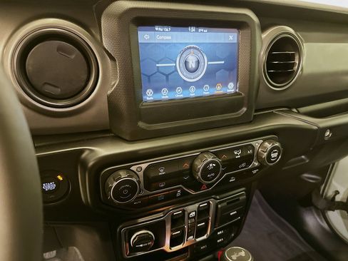 Used 2023 Jeep Wrangler Unlimited image 26