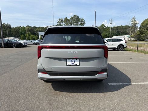 Certified 2025 Kia Carnival EX FWD image 6