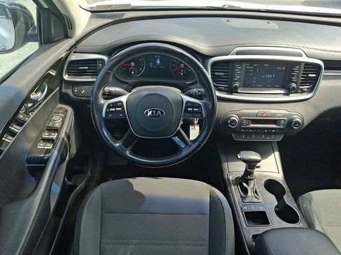 Used 2019 Kia Sorento AWD V6 image 13