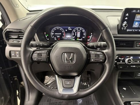 Certified 2025 Honda Pilot Elite image 32