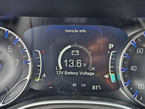 New 2027 Chrysler Pacifica Select FWD image 11