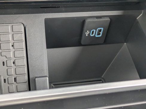 New 2025 Ford F250 Lariat w/ Black Appearance Package image 22