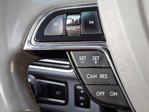 Used 2019 Lincoln Navigator Select RWD image 26