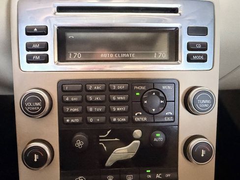 Used 2010 Volvo V70 FWD image 31