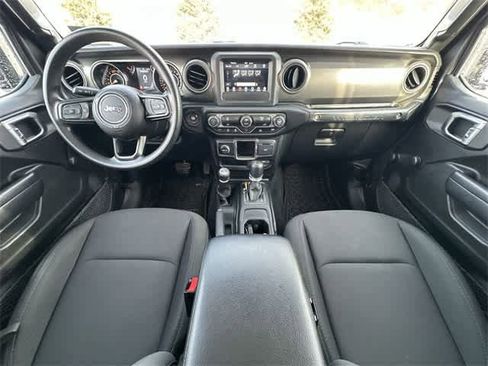Used 2023 Jeep Wrangler Unlimited Sport image 20