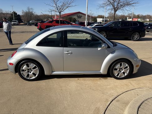 Used 2003 Volkswagen Beetle S image 8