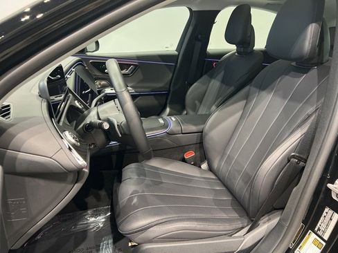 Used 2025 Mercedes-Benz E 350 4MATIC Sedan image 19