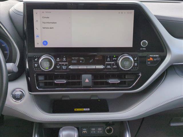 Used 2023 Toyota Highlander Platinum FWD image 14