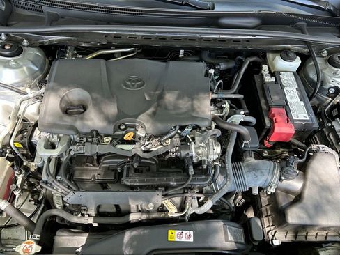 Used 2023 Toyota Camry SE image 11