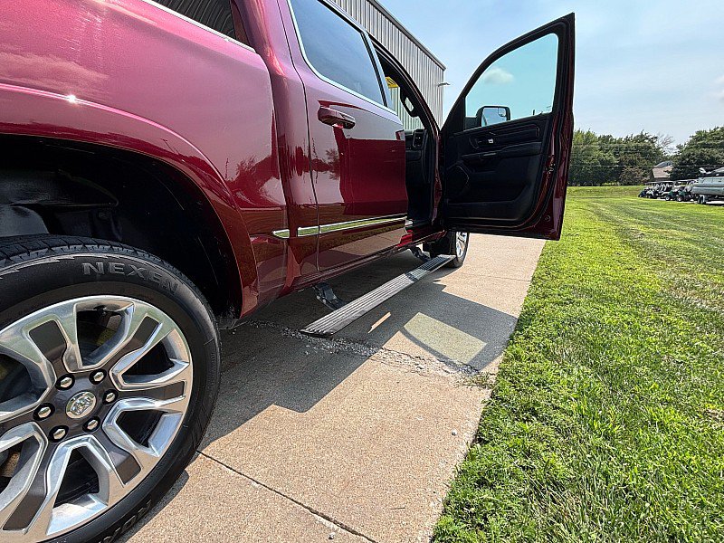 Used 2023 RAM 1500 Limited w/ Body Color Bumper Group AWD/4WD image 6