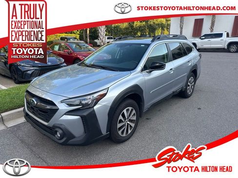 Used 2025 Subaru Outback Premium AWD/4WD image 1
