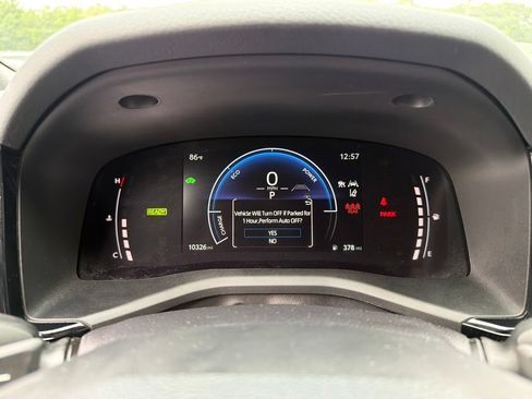 Used 2025 Toyota Camry SE FWD image 9