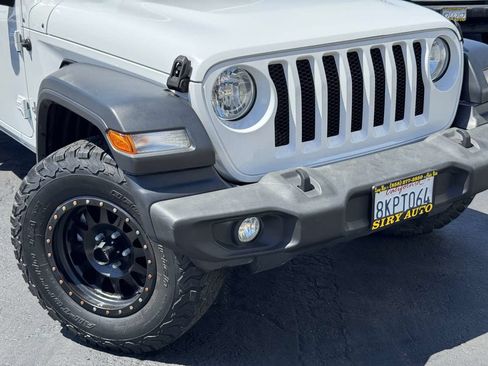 Used 2019 Jeep Wrangler Unlimited Sport S AWD/4WD image 3