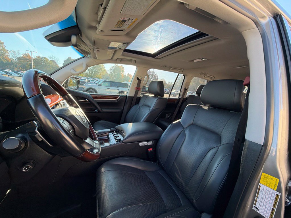 Used 2020 Lexus LX 570 4WD w/ Luxury Package image 7