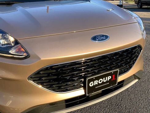 Used 2020 Ford Escape SEL image 30