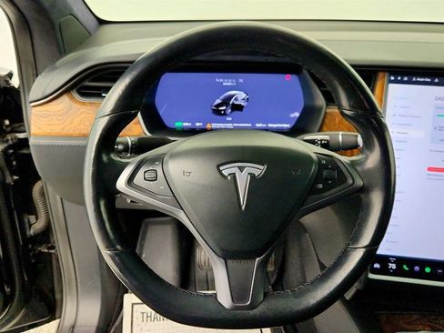 Used 2018 Tesla Model X 100D image 14