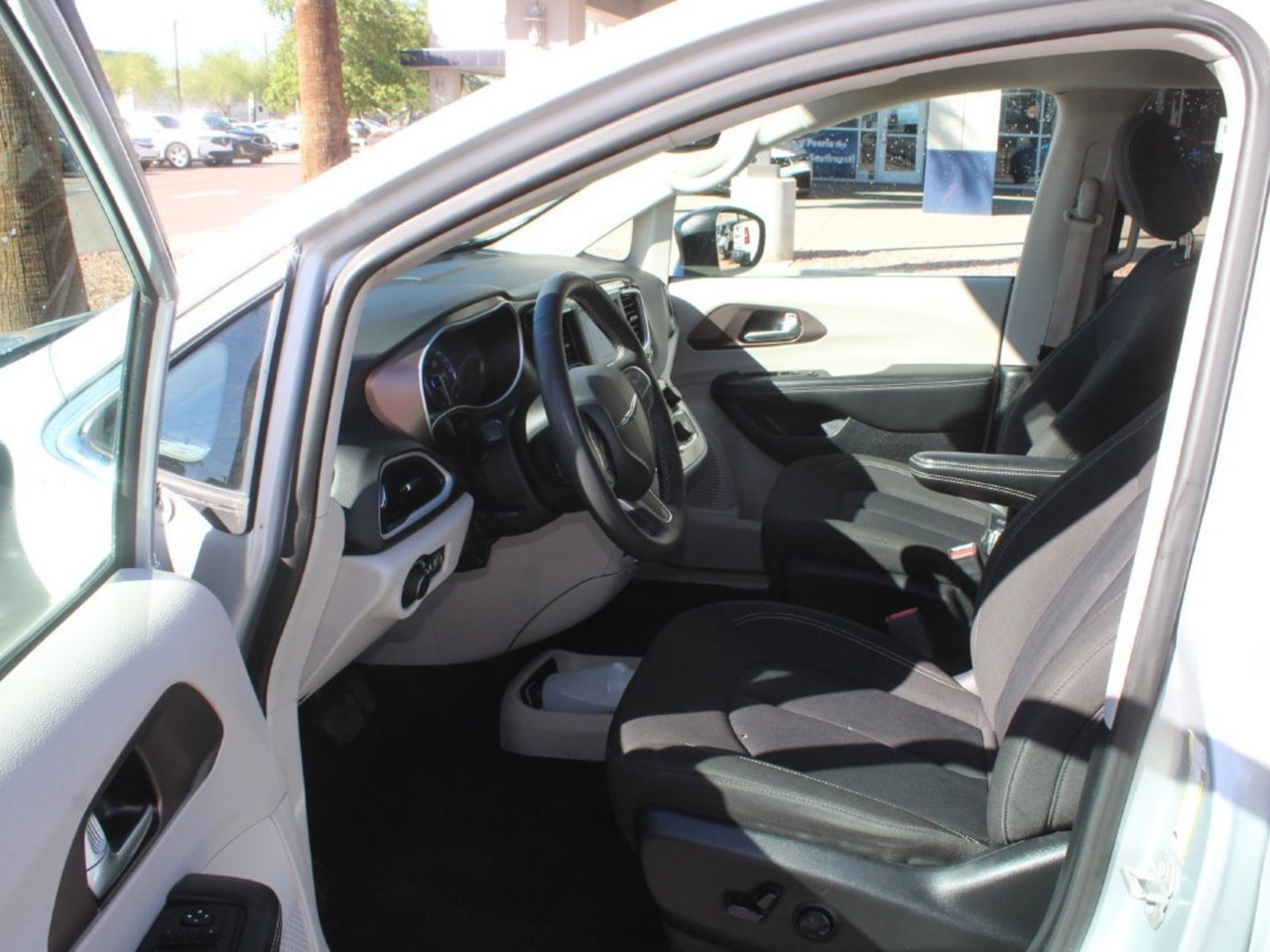 Used 2024 Chrysler Voyager LX FWD image 13