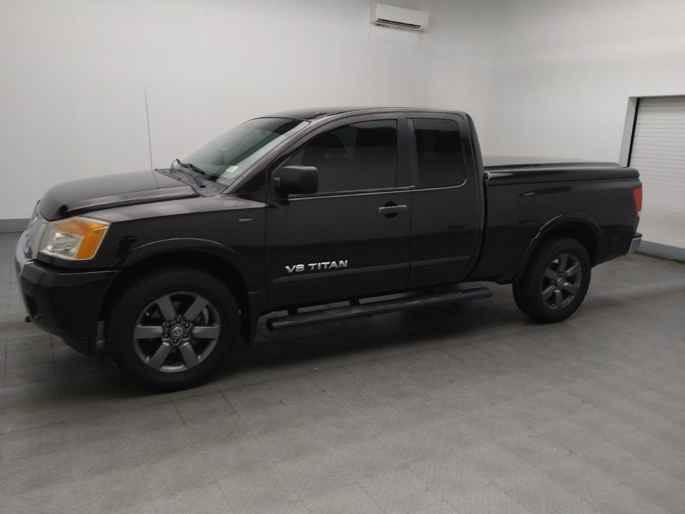 Used 2015 Nissan Titan SV w/ SV Value Truck Package AWD/4WD image 2