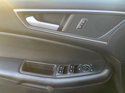 Used 2024 Ford Edge SEL image 17