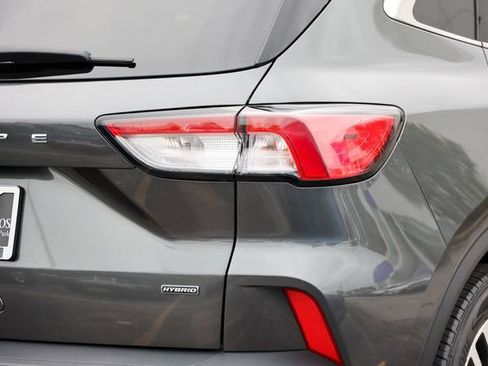 Used 2020 Ford Escape Titanium FWD image 34