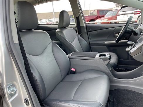 Used 2013 Toyota Prius V Five image 26