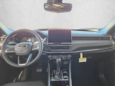 New 2026 Jeep Compass Latitude image 14