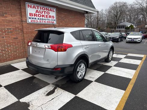 Used 2013 Toyota RAV4 LE image 3