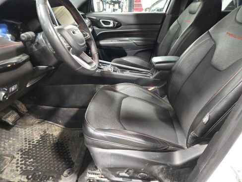 Used 2023 Jeep Compass Trailhawk w/ Trailhawk Convenience Group AWD/4WD image 13