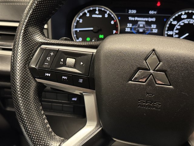 Used 2022 Mitsubishi Outlander SEL AWD/4WD image 26