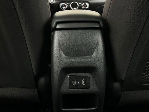 Used 2025 Hyundai Venue SEL image 12