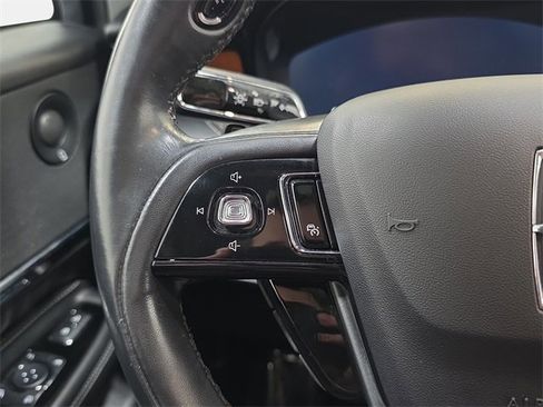 Used 2020 Lincoln Corsair Reserve w/ Equipment Group 201A image 17