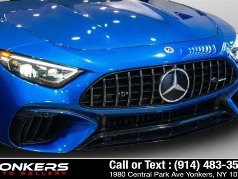 Used 2022 Mercedes-Benz SL 55 AMG 4MATIC w/ Driver Assistance Package image 20