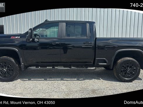 Used 2022 Chevrolet Silverado 2500 LT w/ Midnight Edition AWD/4WD image 1