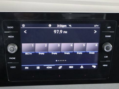 Used 2025 Volkswagen Jetta SE FWD image 29