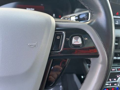 Used 2022 Lincoln Corsair Reserve w/ Sport Package image 18