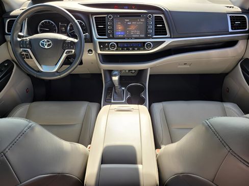 Certified 2019 Toyota Highlander Limited image 14