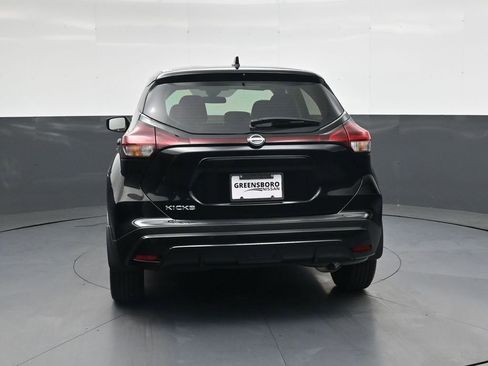 Certified 2025 Nissan Kicks Play S FWD image 8