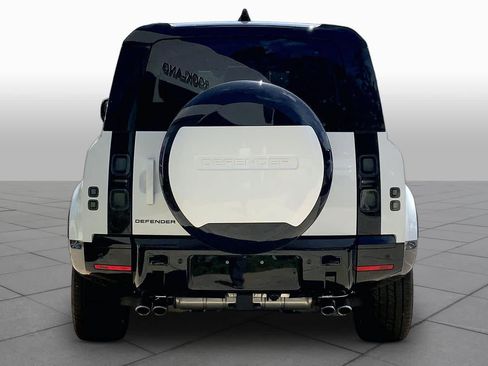 New 2026 Land Rover Defender 90 V8 AWD/4WD image 4