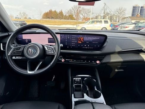 Used 2024 Buick Envision Preferred image 13