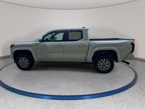 New 2026 Toyota Tacoma SR5 AWD/4WD image 8