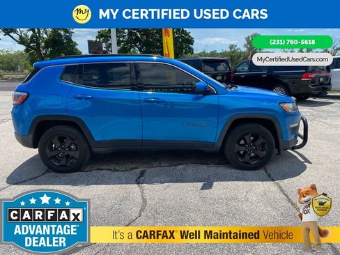 Used 2017 Jeep Compass Latitude w/ Popular Equipment Group AWD/4WD image 4