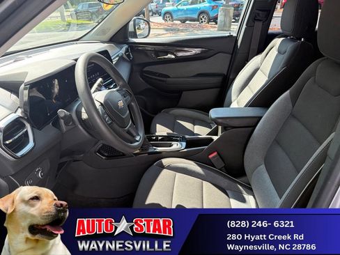 Used 2024 Chevrolet TrailBlazer LT FWD image 27