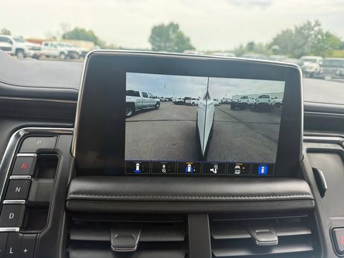 Certified 2023 Chevrolet Suburban Z71 w/ Luxury Package AWD/4WD image 19