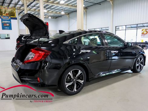 Used 2017 Honda Civic Touring image 11