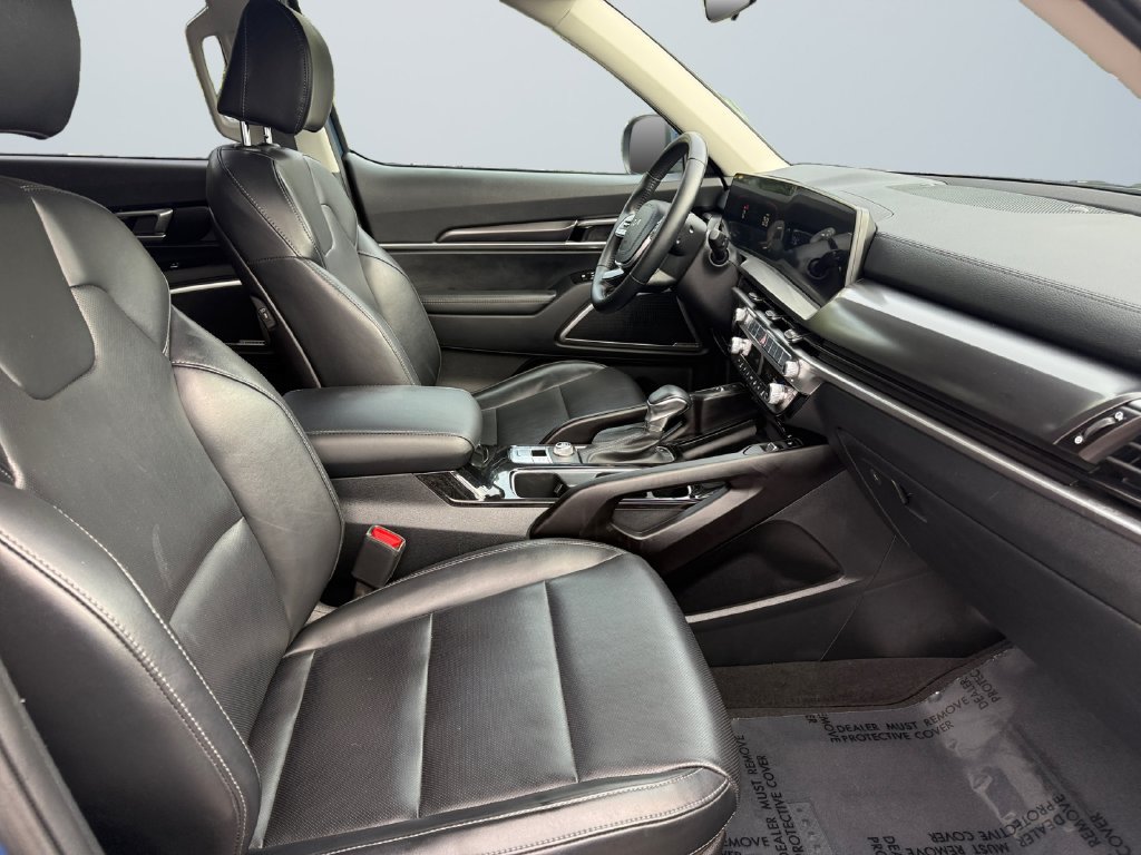 Used 2025 Kia Telluride S FWD image 15
