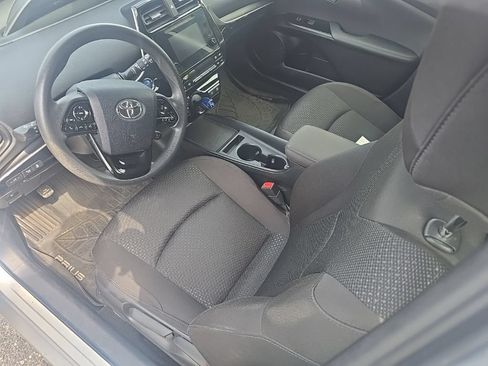 Used 2019 Toyota Prius LE FWD image 12