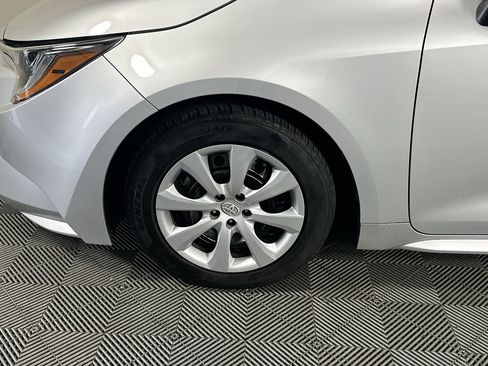 Used 2024 Toyota Corolla LE FWD image 11